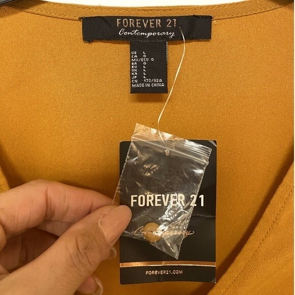 Forever 21 Contemporary Floral V-Neck Tie-Front Blouse - Picture 5 of 5